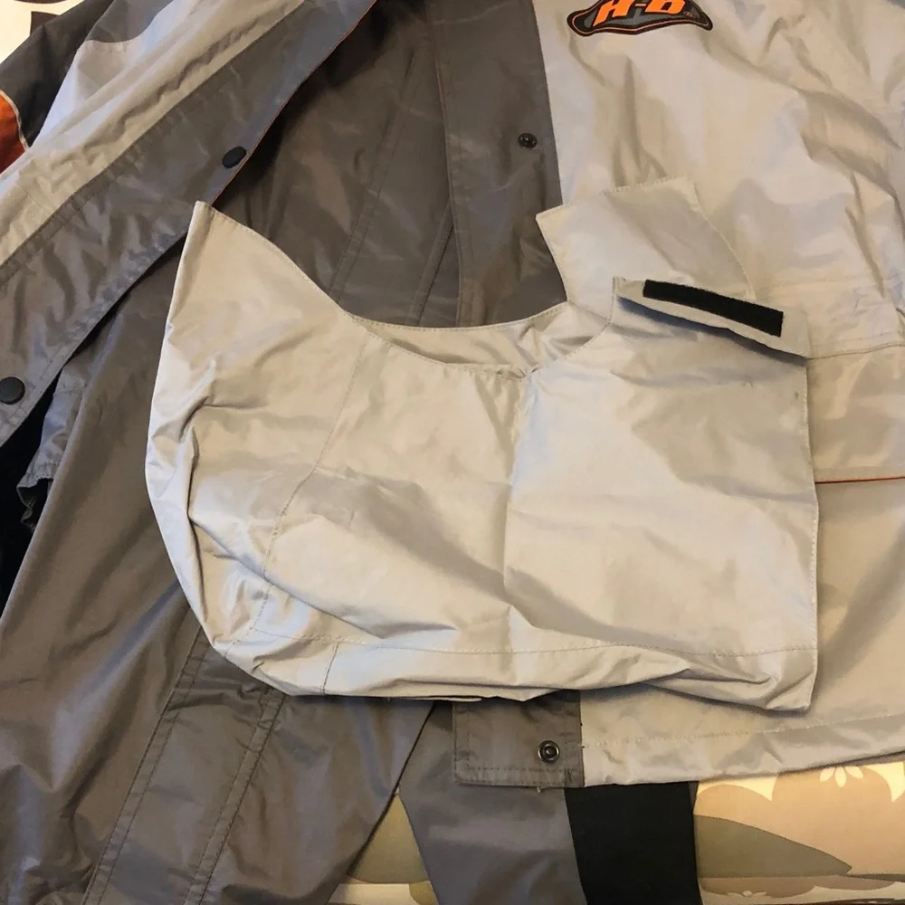 Harley-Davidson Black and Orange rain suit - Picture 3 of 7